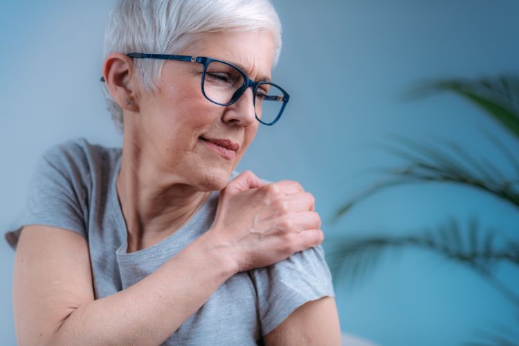 Freeing the Frozen: Chiropractic Solutions for Shoulder Immobility